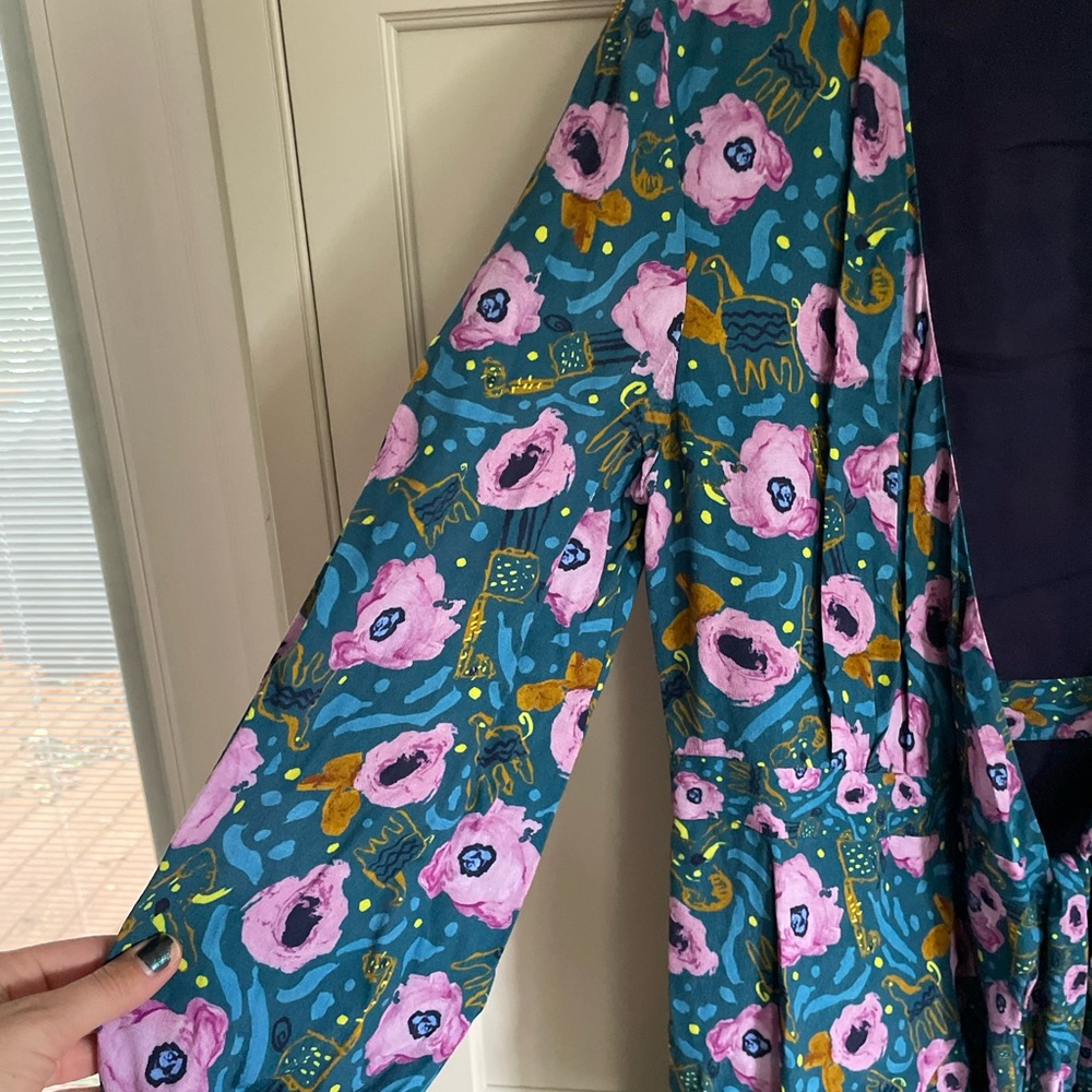 Alivia Floral Wrap Dress fits size S\M - Picture 4 of 4